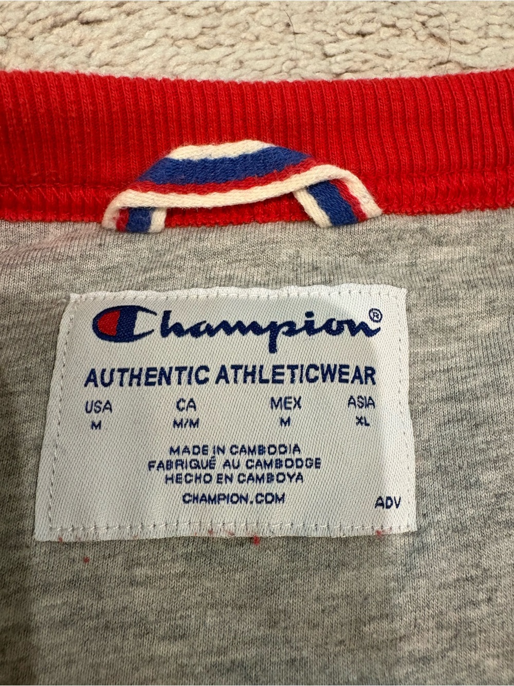 Champion Bright Red Crewneck with Script Logo - Picture 5 of 5